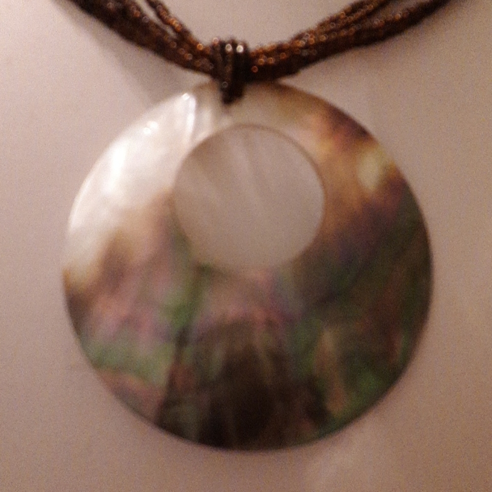 Shell Pendant Necklace - Picture 2 of 4